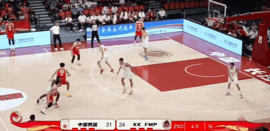 MK体育登录入口-中国男篮持球过半场，巴尔纳凶狠撞倒赵嘉义吃到违体犯规